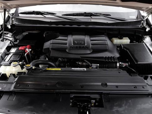 Used 2021 Nissan Titan SV image 48