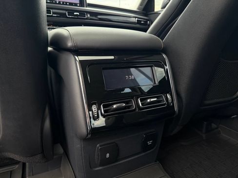Used 2025 Lincoln Aviator 2WD image 30