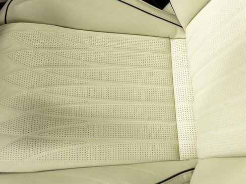 Used 2026 Bentley Flying Spur Plug-In Hybrid image 47