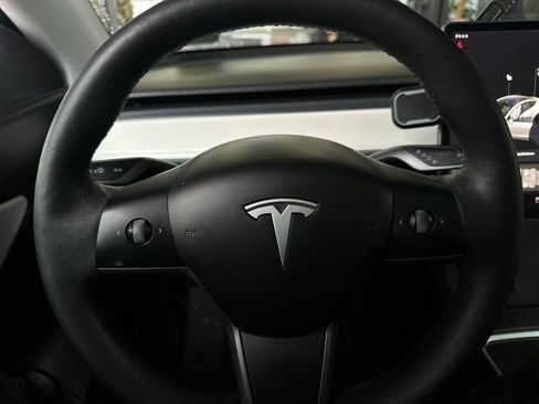 Used 2021 Tesla Model Y Long Range image 24