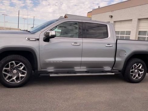 Used 2023 GMC Sierra 1500 SLT AWD/4WD image 6