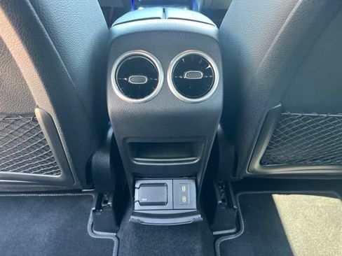 Used 2025 Mercedes-Benz GLB 250 4MATIC image 20