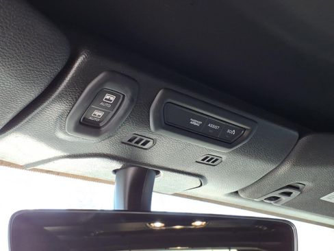 Used 2022 Jeep Wrangler Unlimited Sahara image 15