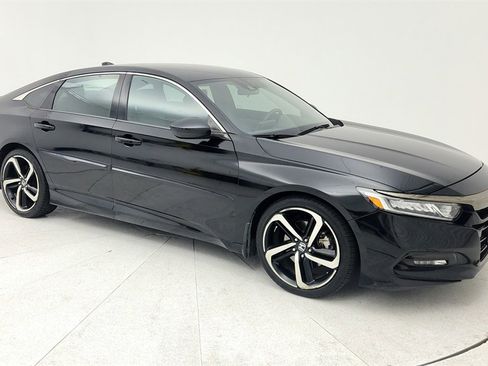 Used 2018 Honda Accord Sport image 8
