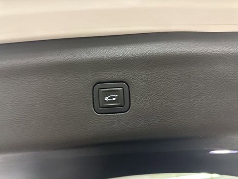 Used 2018 Buick Enclave Avenir w/ Avenir Technology Package image 27