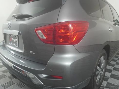 Used 2019 Nissan Pathfinder FWD image 12