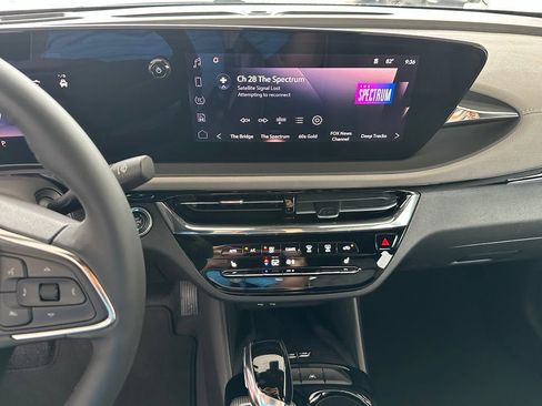 Used 2025 Buick Envista Avenir FWD image 24