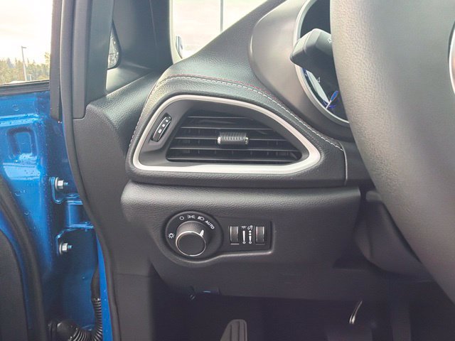 New 2027 Chrysler Pacifica Select AWD/4WD image 25