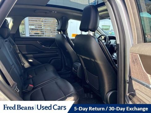 Used 2022 Lincoln Corsair AWD w/ Premium Package image 16