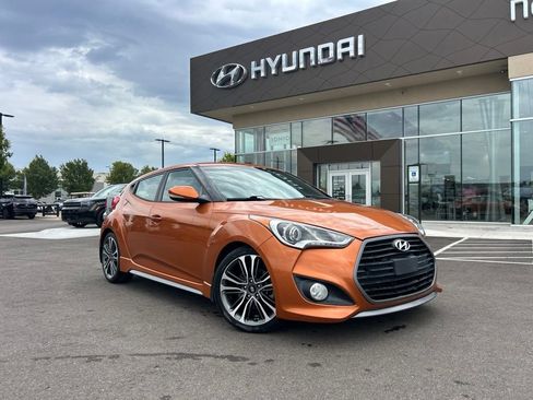 Used 2016 Hyundai Veloster Turbo FWD image 3