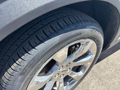 Used 2020 Ford Explorer Platinum w/ Premium Technology Package AWD/4WD image 11