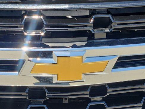 Used 2023 Chevrolet Suburban LS RWD image 30