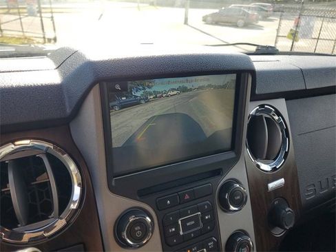 Used 2016 Ford F250 Lariat w/ Chrome Package image 19