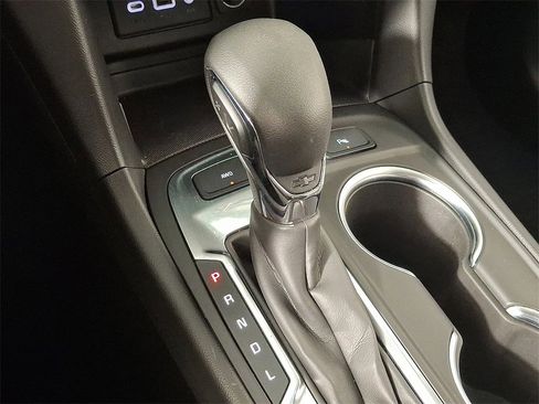 Used 2022 Chevrolet Equinox LT w/ LPO, Floor Liner Package image 17