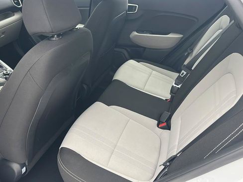 Used 2025 Hyundai Venue SEL FWD image 10