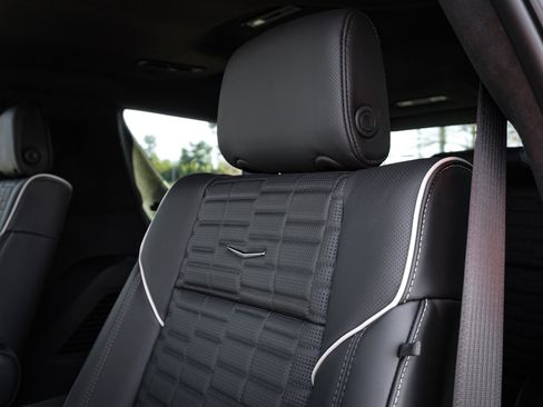 Used 2025 Cadillac Escalade V image 33