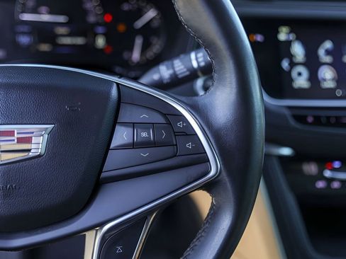 Used 2019 Cadillac XT5 FWD image 13