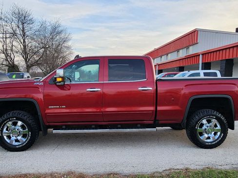 Used 2018 GMC Sierra 2500 SLE w/ HD SLE Preferred Plus Package AWD/4WD image 13
