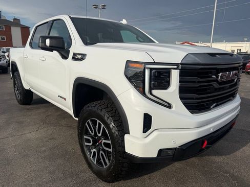 Used 2024 GMC Sierra 1500 AT4 w/ Technology Package AWD/4WD image 5