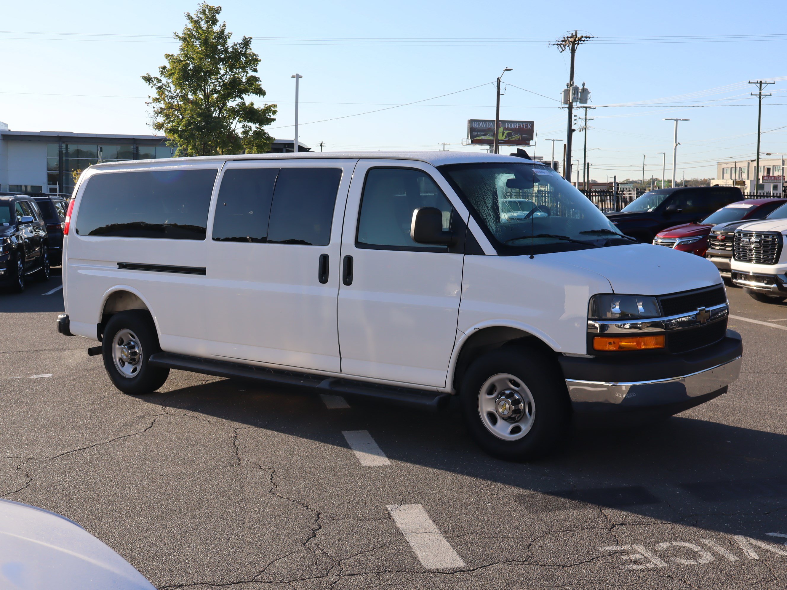 Used 2025 Chevrolet Express 3500 LT w/ LT Preferred Equipment Group RWD image 2