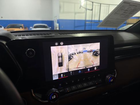 Used 2023 GMC Canyon AT4 w/ AT4 Premium Package AWD/4WD image 23