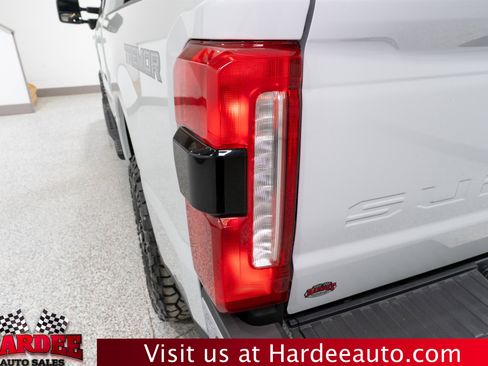 Used 2025 Ford F250 Lariat w/ Lariat Ultimate Package image 9