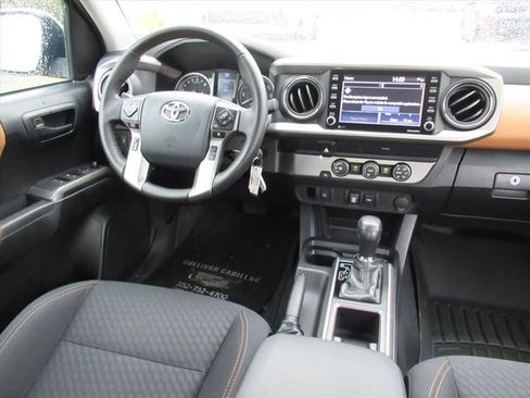 Used 2020 Toyota Tacoma SR5 image 11