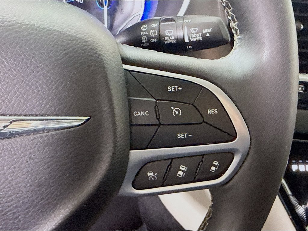 Used 2024 Chrysler Pacifica Touring-L FWD image 22