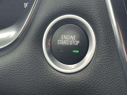 Used 2023 Chevrolet Traverse LT w/ LT Premium Package image 25