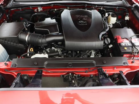 Certified 2019 Toyota Tacoma TRD Sport image 37