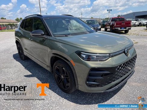 Used 2025 Volkswagen Tiguan SE R-Line AWD/4WD image 7