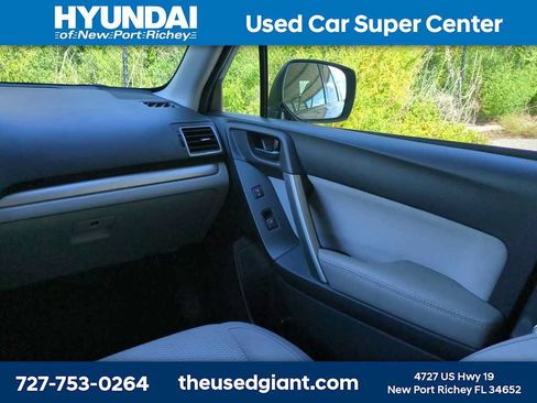 Used 2016 Subaru Forester 2.5i Premium w/ All-Weather Package AWD/4WD image 17