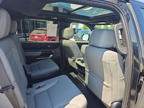Used 2025 Toyota Sequoia Limited AWD/4WD image 45