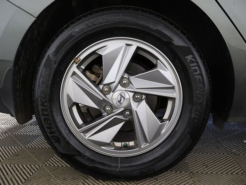Certified 2024 Hyundai Elantra SE FWD image 18
