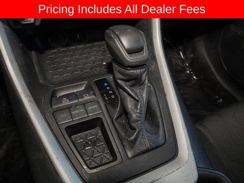 Used 2020 Toyota RAV4 XLE FWD image 15