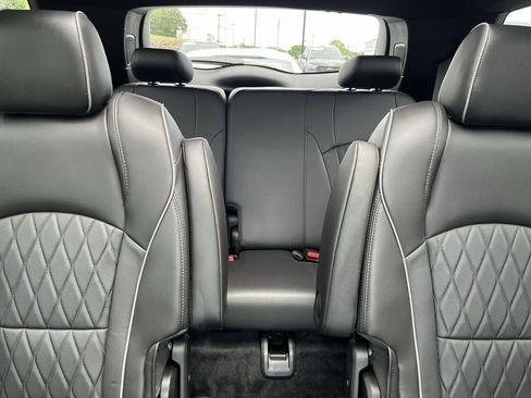 Used 2023 Buick Enclave Avenir w/ Avenir Technology Package AWD/4WD image 25