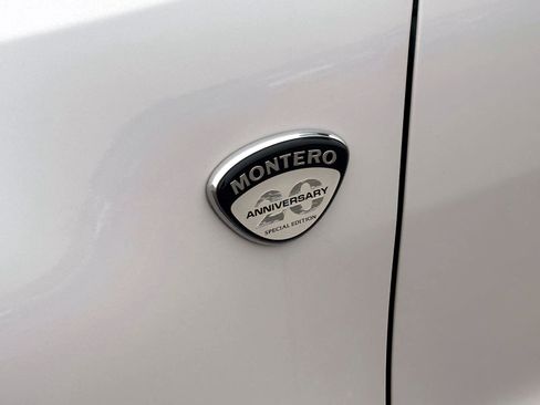 Used 2003 Mitsubishi Montero 20th Anniversary image 9