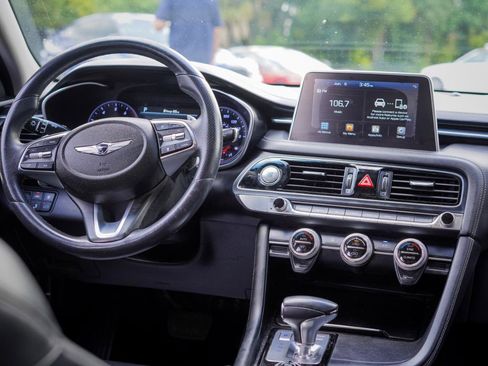 Used 2020 Genesis G70 2.0T RWD image 9