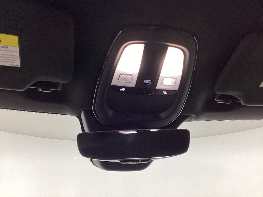 Used 2025 Volvo XC90 B5 Core w/ Protection Package Premier AWD/4WD image 17