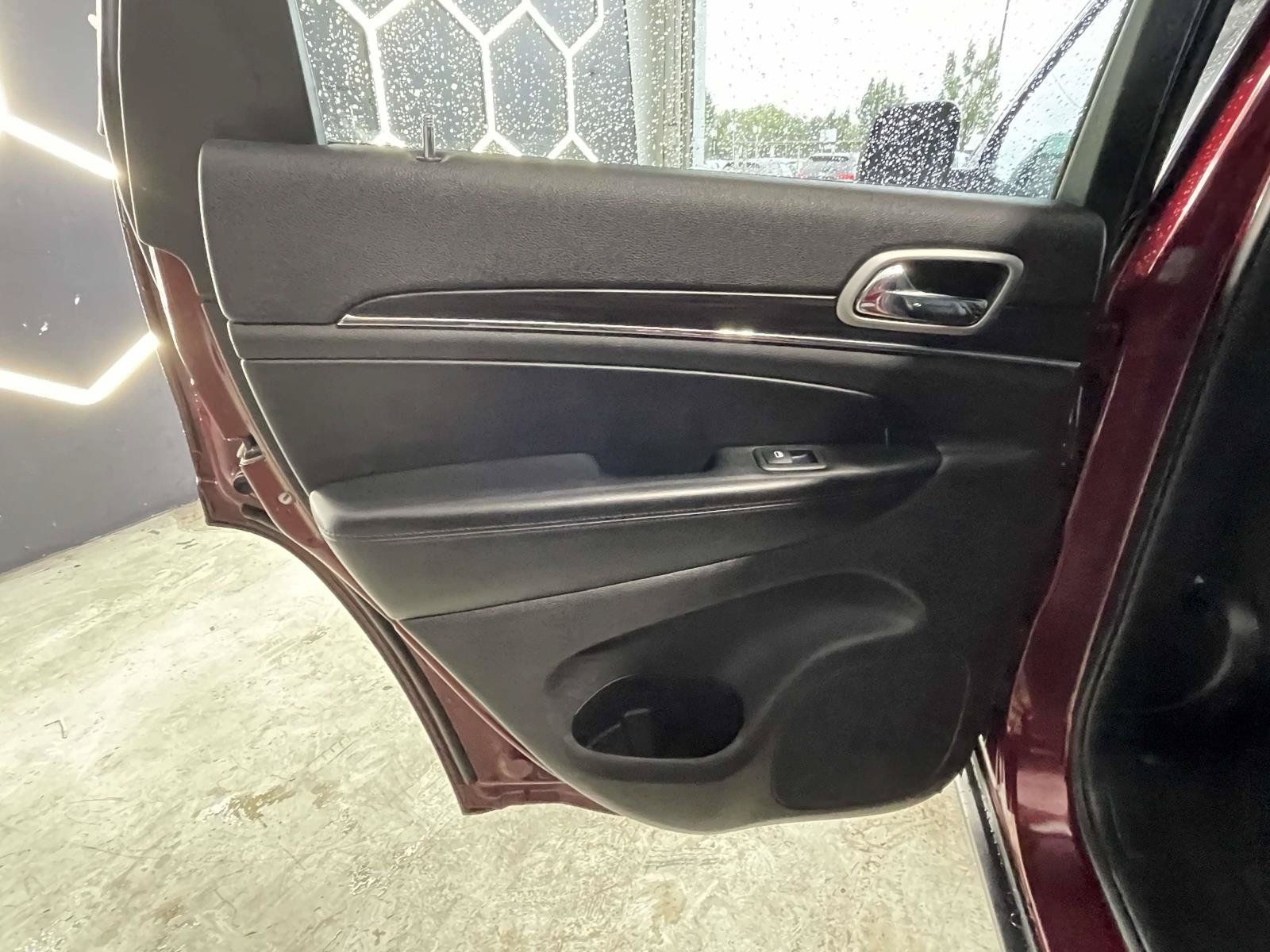 Used 2019 Jeep Grand Cherokee Limited w/ Luxury Group II AWD/4WD image 14