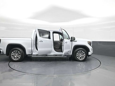 New 2026 GMC Sierra 1500 Denali w/ Technology Package AWD/4WD image 9