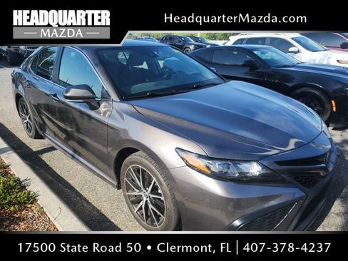 Used 2023 Toyota Camry SE image 1