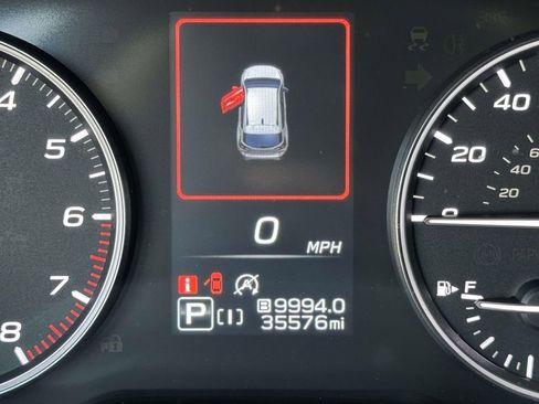 Used 2025 Subaru Crosstrek 2.0i Premium image 12