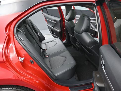 Used 2022 Toyota Camry XSE image 32