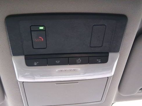 Used 2023 Nissan Rogue SV AWD/4WD image 23