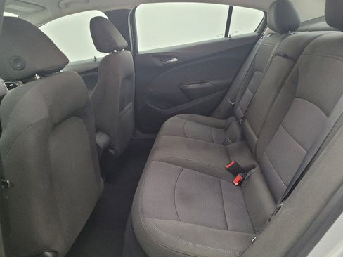 Used 2018 Chevrolet Cruze LT w/ Convenience Package FWD image 18