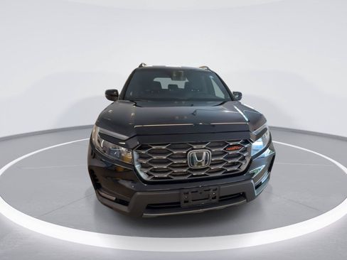 Used 2023 Honda Passport TrailSport image 2