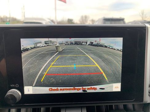 Used 2025 Toyota RAV4 XLE image 22