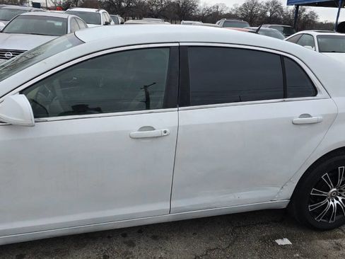 Used 2009 Chevrolet Malibu LS image 2
