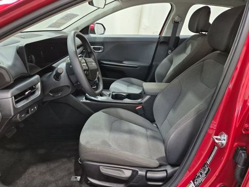 Certified 2025 Kia K4 FWD image 12